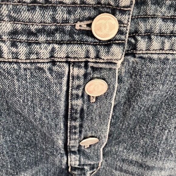 Authentic Chanel classic denim skirt - Picture 5 of 11